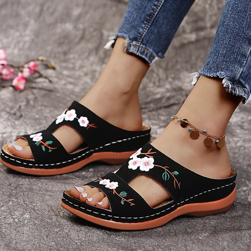 Sandales femme en cuir à fleurs — légères, décontractées