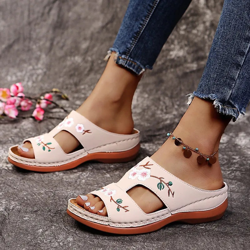 Sandales femme en cuir à fleurs — légères, décontractées