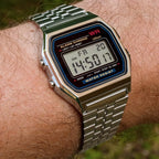 Montre digital bracelet en acier inoxydable - Modèle Mixte