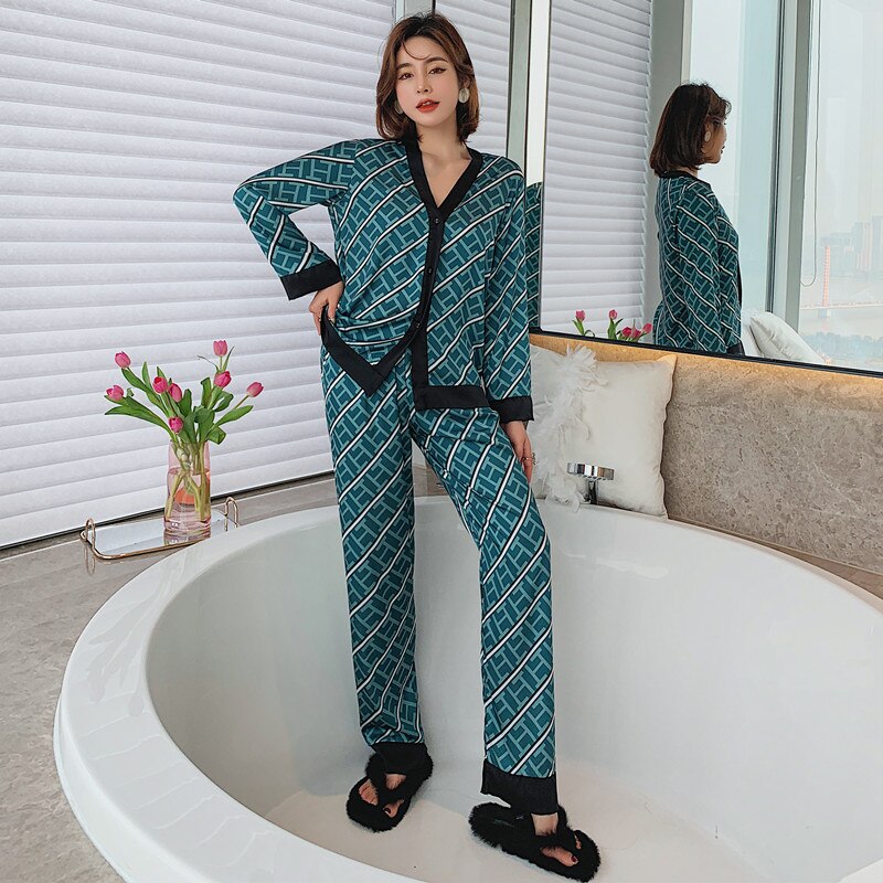 Maeva - Pyjama en simili soie